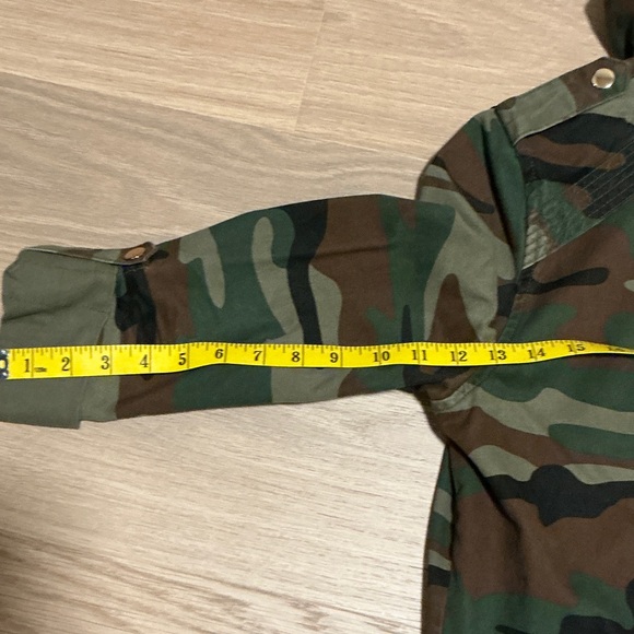 Forever 21 Camouflage Hooded Jacket - Picture 3 of 5